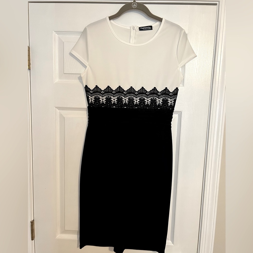 Fashion Mia dress - medium - black and white